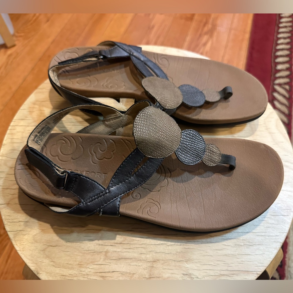 Rockport dark gray Black and Brown Sandals in excellent condition size 9 - Picture 2 of 10